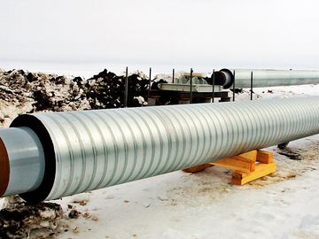 Изолировщик труб на линии